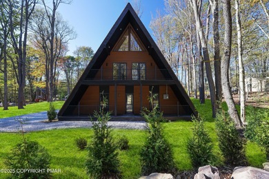 Arrowhead Lake Home For Sale in Pocono Lake Pennsylvania