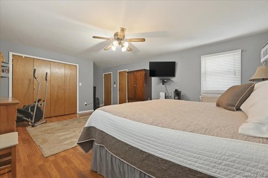 Welcome to this beautifully maintained 4-bedroom, 2 full bath - photo 12