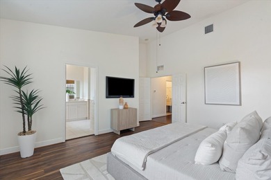 Welcome to this charming 3-bedroom, 2.5-bathroom townhouse - photo 18