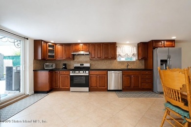 Welcome to this absolutely immaculate 1092 sq ft detached ranch - photo 18