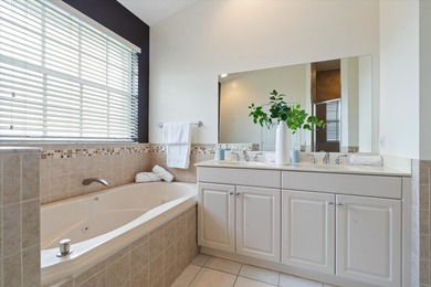 Welcome to this charming 3-bedroom, 2.5-bathroom townhouse - photo 19