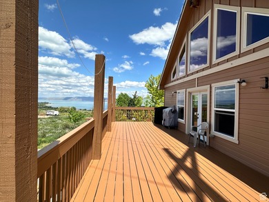This thoughtfully designed mountain retreat offers comfort - photo 9