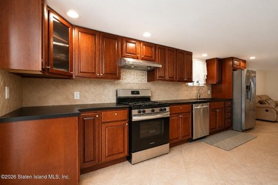 Welcome to this absolutely immaculate 1092 sq ft detached ranch - photo 20