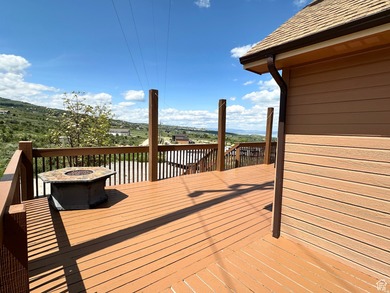 This thoughtfully designed mountain retreat offers comfort - photo 10