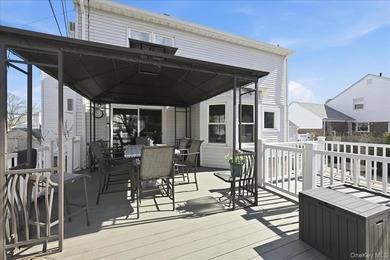 Welcome to this beautifully maintained 4-bedroom, 2 full bath - photo 21