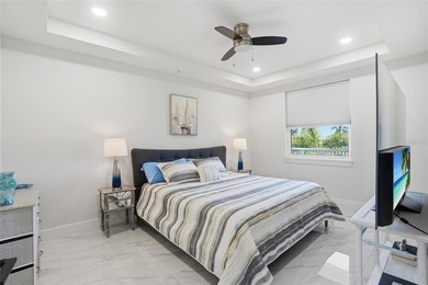Experience LUXURY WATERFRONT LIVING in this stunning 2-bedroom - photo 23