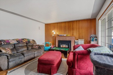 Welcome to 4086 Judy Ave NE in Salem--a fantastic opportunity