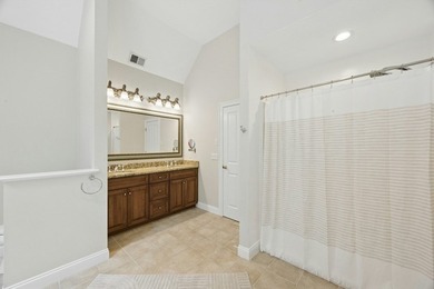 NEIGHBORHOOD SETTING WITH COMMUTER CONVENIENCE! This - photo 24