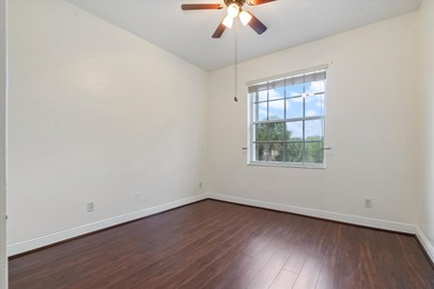 Welcome to this charming 3-bedroom, 2.5-bathroom townhouse - photo 24