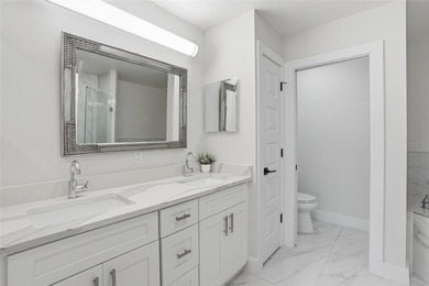 Experience LUXURY WATERFRONT LIVING in this stunning 2-bedroom - photo 25