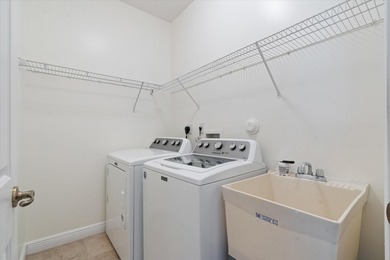 Welcome to this charming 3-bedroom, 2.5-bathroom townhouse - photo 25