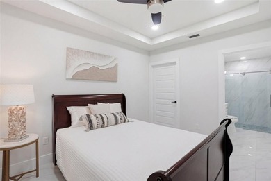 Experience LUXURY WATERFRONT LIVING in this stunning 2-bedroom - photo 30
