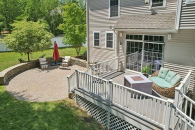 NEIGHBORHOOD SETTING WITH COMMUTER CONVENIENCE! This - photo 33