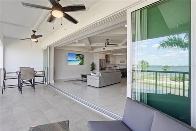 Experience LUXURY WATERFRONT LIVING in this stunning 2-bedroom - photo 35