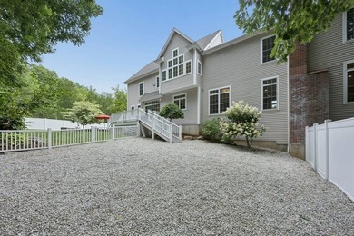 NEIGHBORHOOD SETTING WITH COMMUTER CONVENIENCE! This - photo 37