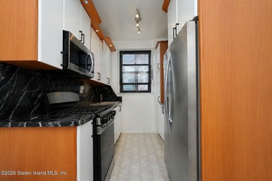 Welcome home to this bright and airy one-bedroom co-op, ideally - photo 12