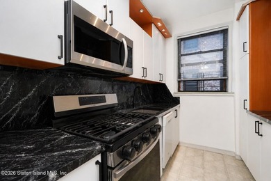 Welcome home to this bright and airy one-bedroom co-op, ideally - photo 13