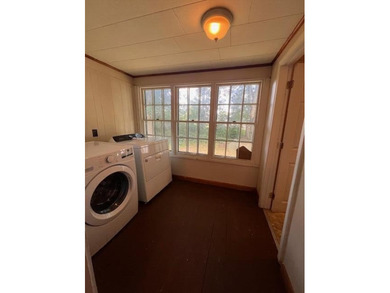 2-3 bedroom home located in a great neighborhood and convenient - photo 9