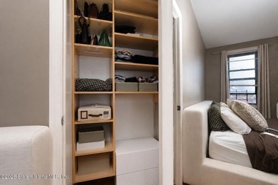 Welcome home to this bright and airy one-bedroom co-op, ideally - photo 20