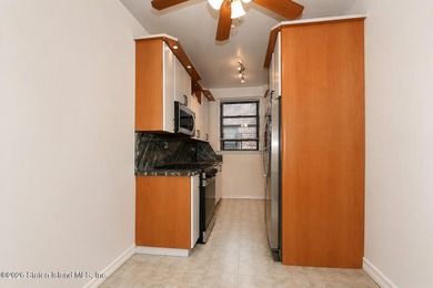 Welcome home to this bright and airy one-bedroom co-op, ideally - photo 25