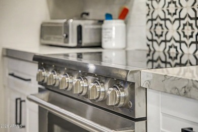 Beautifully maintained home on a coveted corner lot within a - photo 31