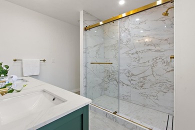 Come home to sweeping 180 degrees Bay views, perfect for sipping - photo 34