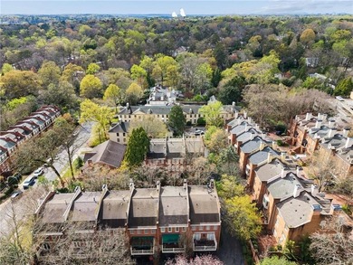 Elegant townhome located in the perfect Buckhead location!