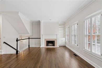 Elegant townhome located in the perfect Buckhead location!