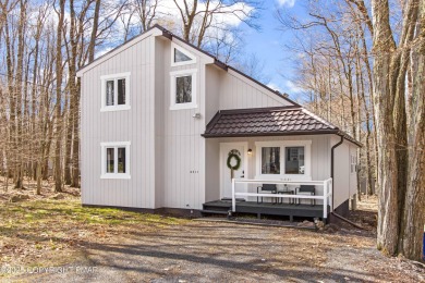Lake Carobeth Home For Sale in Tobyhanna Pennsylvania