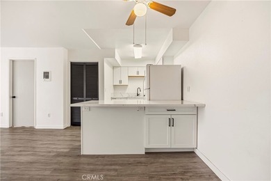 Move-in ready and beautifully updated 2-bedroom, 2-bath condo - photo 5