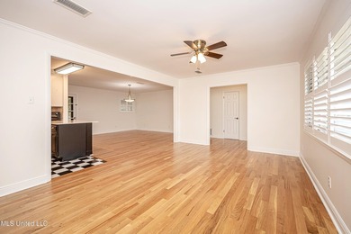 LOCATION LOCATION LOCATION! Welcome to this beautifully updated - photo 10