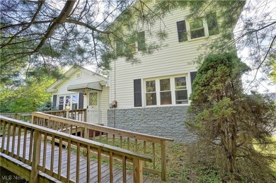 (private lake, pond, creek) Home For Sale in Diamond Ohio