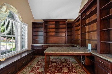 Beautiful, spacious home offering comfort, flexibility and - photo 5