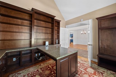 Beautiful, spacious home offering comfort, flexibility and - photo 6