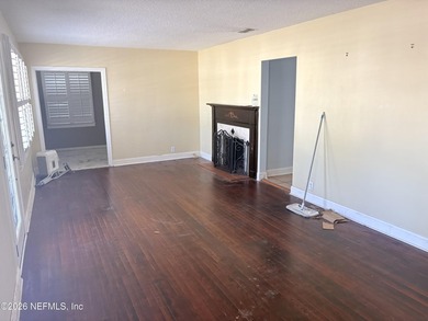 Located in the established Lakeshore area of Jacksonville's - photo 8