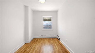 Brick, large single family recently renovated in move-in - photo 12
