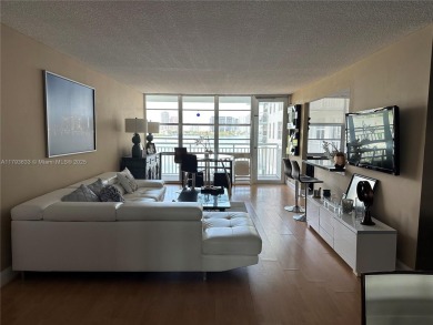 Must-See Spacious 2-Bedroom, 2-Bathroom Condo with Stunning