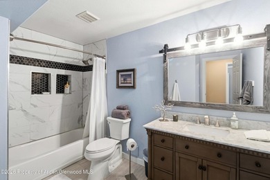 Welcome home! This stunning remodeled 3 bed, 2.5 bath townhouse - photo 26