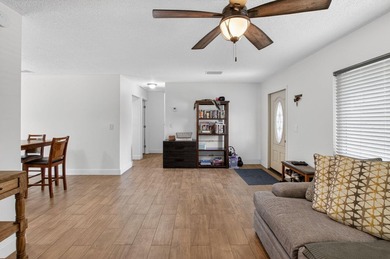Welcome home to this beautifully updated 3 bedroom 2 bathroom - photo 4