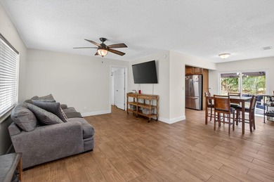 Welcome home to this beautifully updated 3 bedroom 2 bathroom - photo 5