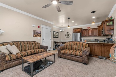 **BACK ON THE MARKET - BUYER'S FINANCING FAILED - HUGE PRICE - photo 4