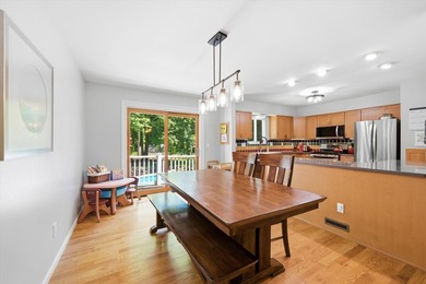 Move right into this beautifully updated 4-bedroom, 2.5-bath - photo 9