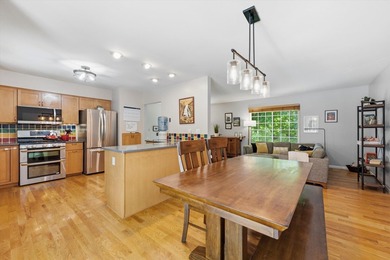 Move right into this beautifully updated 4-bedroom, 2.5-bath - photo 10