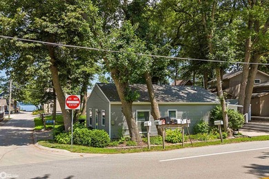 Nestled just moments from vibrant PM Park and the lively Tiki - photo 2
