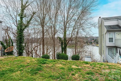 Lake Hickory Condo For Sale in Hickory North Carolina