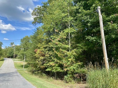 Prime 0.37-acre buildable lot near the golf course in Fairfield - photo 2