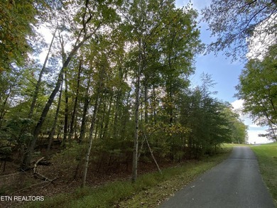Prime 0.37-acre buildable lot near the golf course in Fairfield - photo 6
