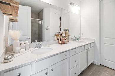 Welcome home to this beautiful 3-bedroom, 2-bath residence - photo 15