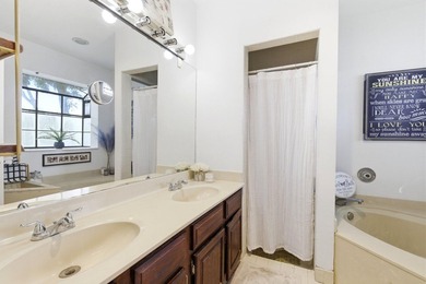 Sought-after corner villa, in the heart of Boca Raton! Welcome - photo 15