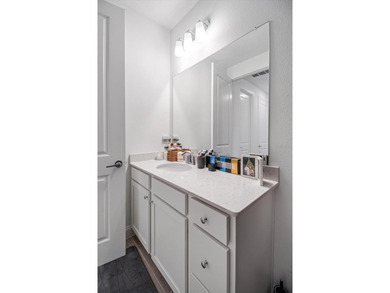 Welcome home to this beautiful 3-bedroom, 2-bath residence - photo 17